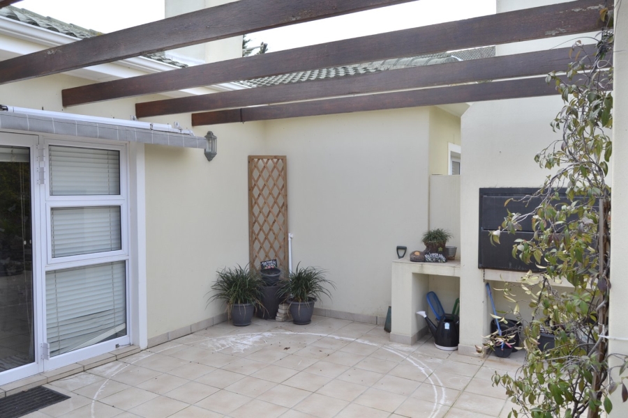 To Let 3 Bedroom Property for Rent in Somerset Heights Western Cape